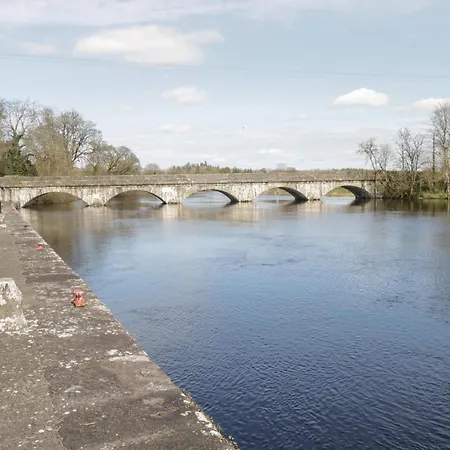 Semesterbostad Huath Carrick on Shannon